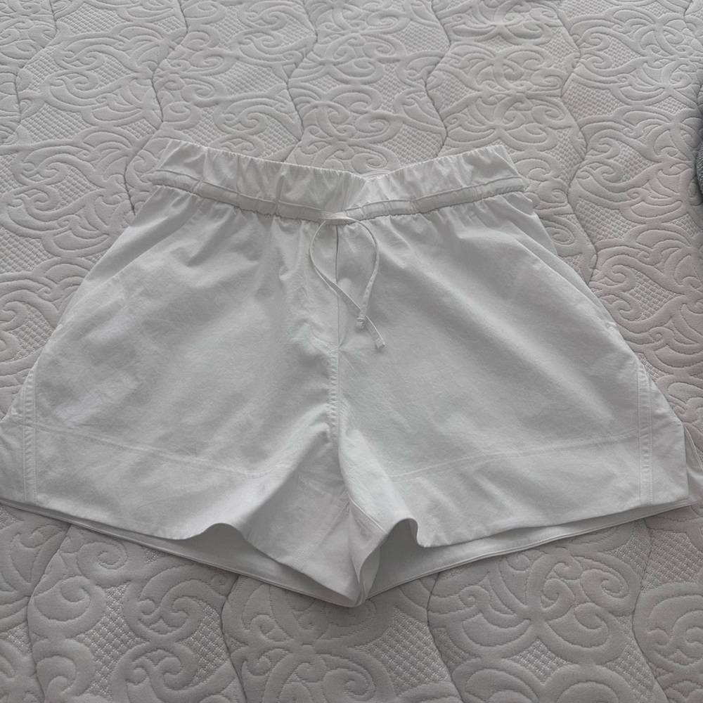 Lululemon Cinchable Waist High-Rise Woven Short 3.5"